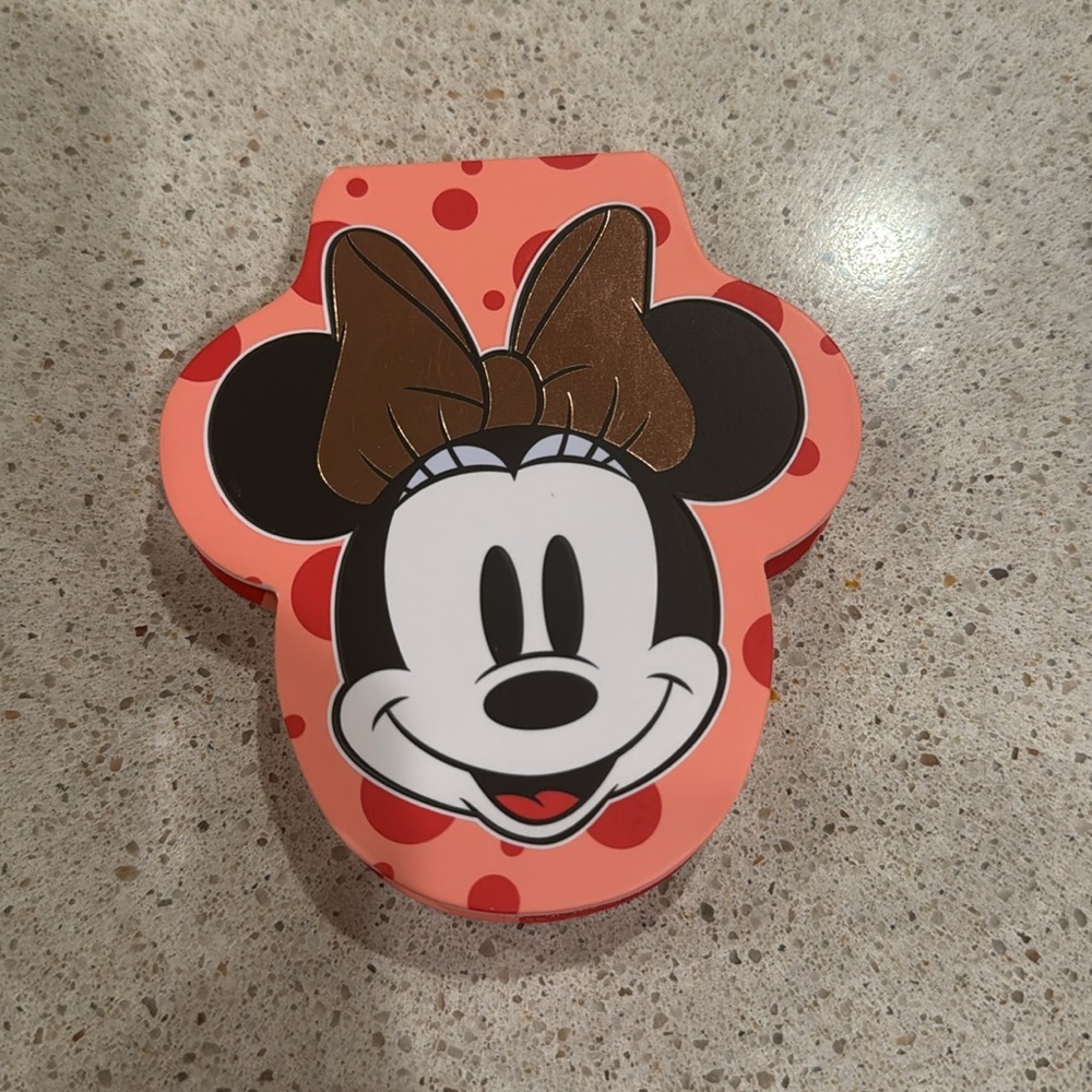 Disney Revolution Minnie Mouse Blusher Duo NIB - Picture 3 of 5